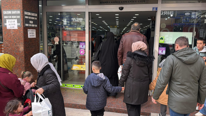 Çarşıda bayram hareketliliği - Resim : 4