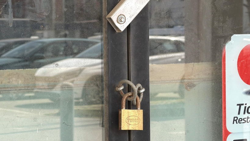 Göz göre göre çürüyor! 9 yıldır kimse yüzüne bakmıyor - Resim : 8