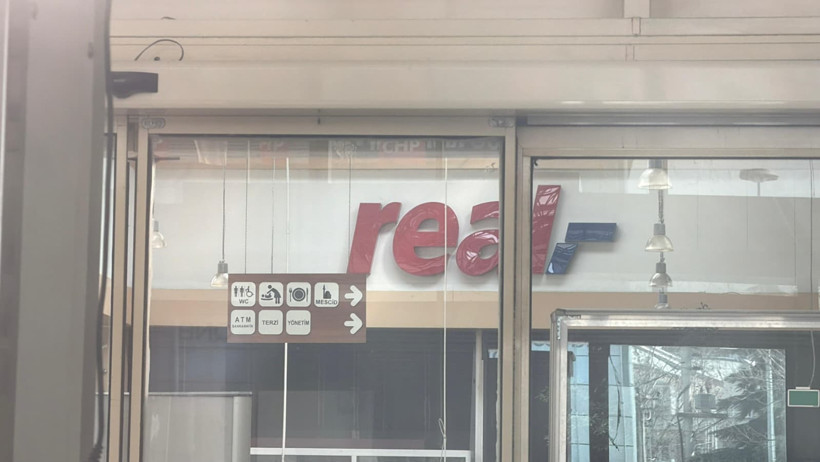 Göz göre göre çürüyor! 9 yıldır kimse yüzüne bakmıyor - Resim : 7