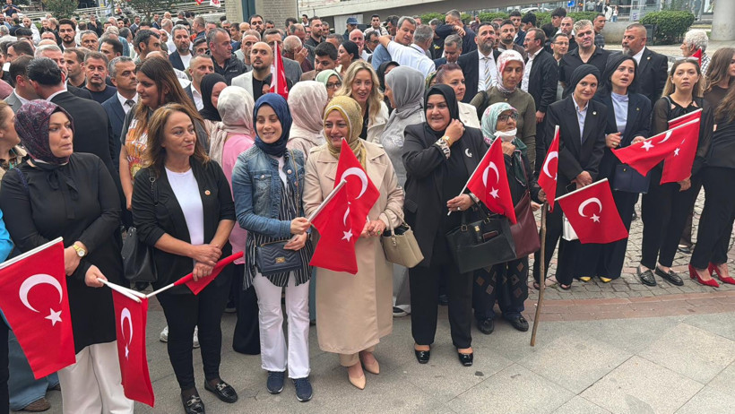 MHP Kocaeli’de coşkulu devir teslim töreni; Saffet Sancaklı: Sonuna kadar yanındayım - Resim : 3