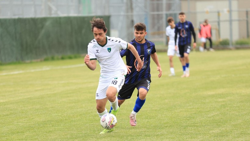 Kocaelispor - Karacabey Belediyespor U-19 maçının fotoğrafları - Resim: 60