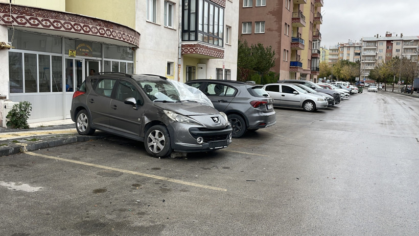 Kontrolden çıktı, 5 araca çarparak durabildi! - Resim : 1