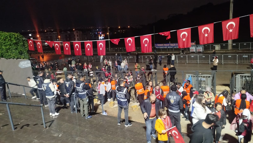 Kocaeli Stadı'nda kuş uçurtulmuyor! - Resim : 1