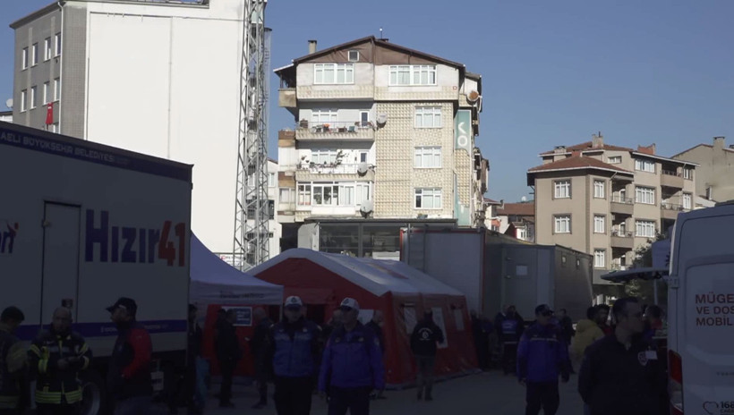 Çağdaş Kara: Binanın kolonunda çatlama var - Resim : 1