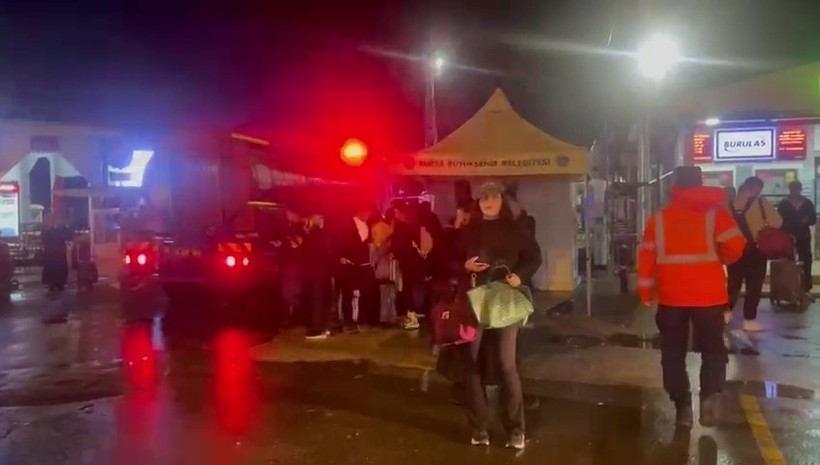 BUDO'da yangın paniği... 5 kişi hastaneye kaldırıldı - Resim : 3