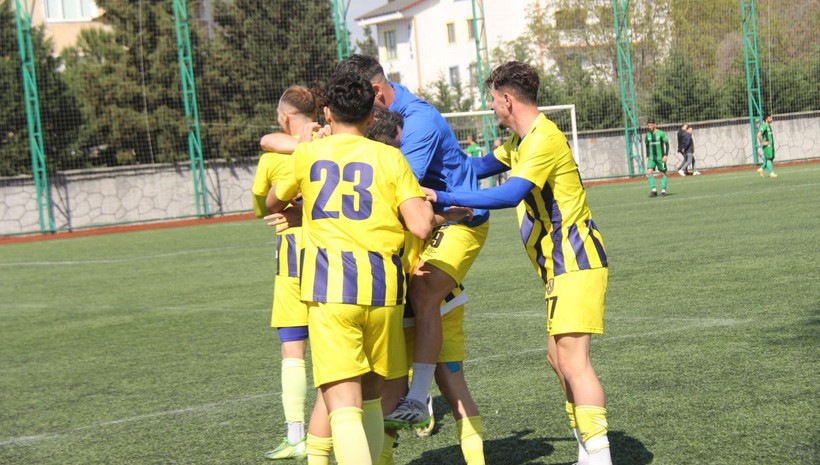 Karamürselspor - Çayırovaspor maçının fotoğrafları - Resim: 35