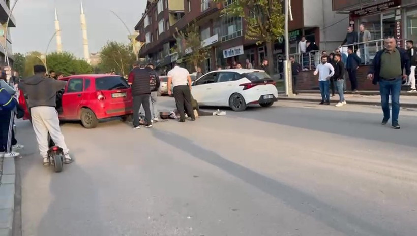 Otomobille çarpışan motosiklet sürücüsü ölümden döndü - Resim : 1
