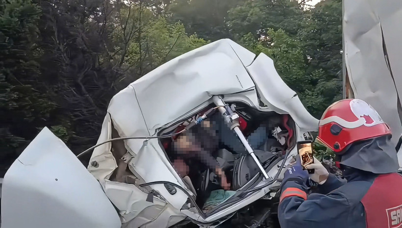 Otoyolda korkunç kaza; İki TIR'ın çarpıştığı kazada 1 kişi öldü - Resim : 2