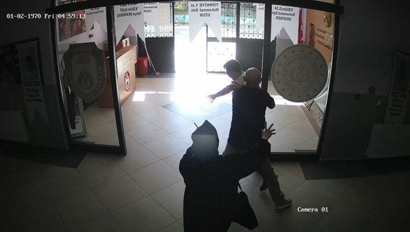 Sahte beyan ile işlem yapmak istedi... İdarecilere bıçak çekti! - Resim : 4