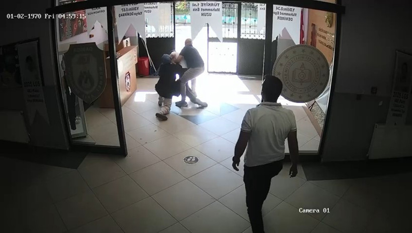 Sahte beyan ile işlem yapmak istedi... İdarecilere bıçak çekti! - Resim : 3