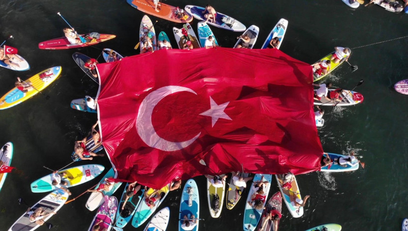 30 Ağustos Coşkusu SUP Boardlar ile Sapanca’da kutlandı! - Resim : 1