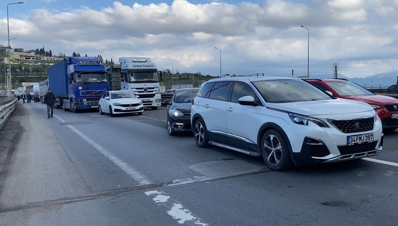 TEM Otoyolu'nda zincirleme trafik kazası: Çok sayıda yaralı var! - Resim : 7