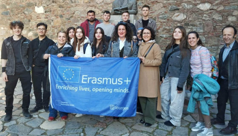 Karamürsel Akçakoca AİHL öğrenci ve öğretmenlerine İspanyollar hayran kaldı - Resim : 1