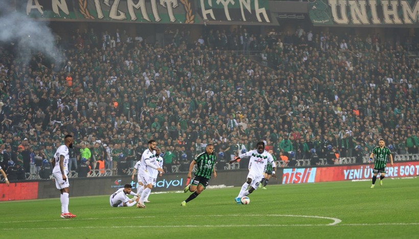 Kocaelispor – Sakarya maçının saha içi fotoğrafları - Resim: 13