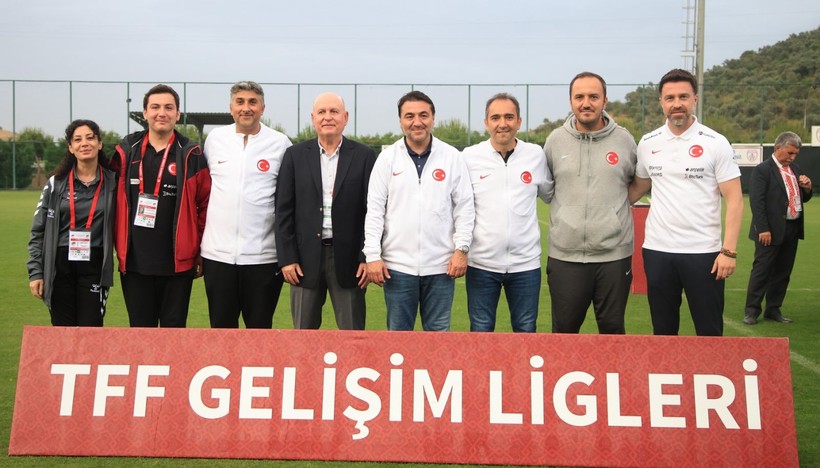 Kocaelispor U-19’da büyük coşku… Şampiyonluk bizim kupa bizim! Foto Galeri - Resim: 34