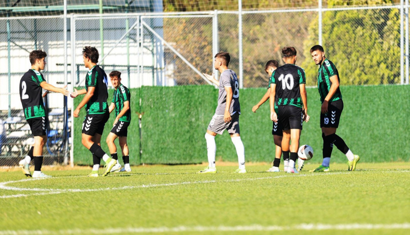 Kocaelispor - Pendikspor U-19 maçı fotoğraf galerisi - Resim: 18
