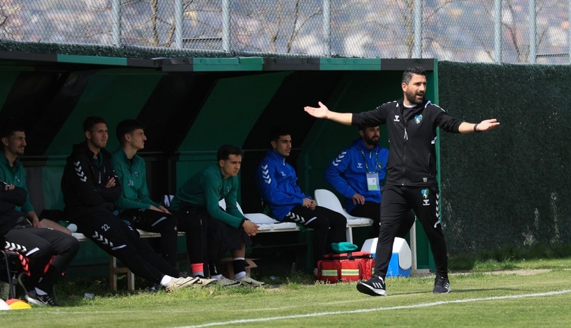 Kocaelispor - Mustafakemalpaşaspor maçının fotoğrafları - Resim: 23