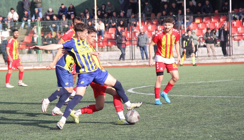 Karamürselspor'un Karasu’yu farklı devirdiği maçın fotoğrafları - Resim: 48
