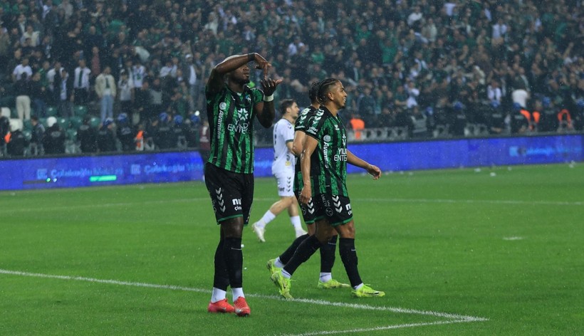 Kocaelispor – Sakarya maçının saha içi fotoğrafları - Resim: 35