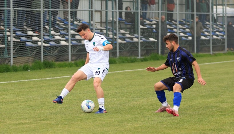 Kocaelispor - Karacabey Belediyespor U-19 maçının fotoğrafları - Resim: 19
