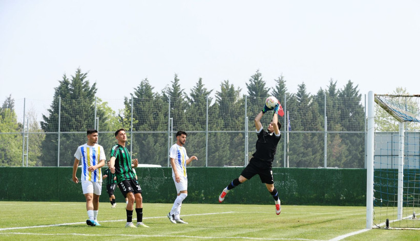 Kocaelispor - Belediye Derincespor U-19 maçının fotoğrafları - Resim: 35