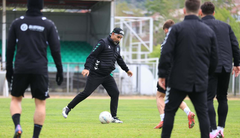 İsmet Taşdemir hırsını toptan çıkardı! - Resim : 1