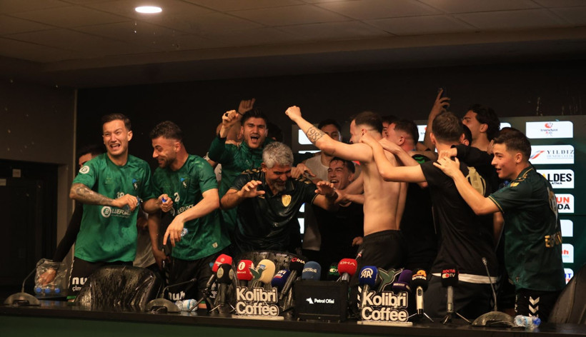 İsmet Taşdemir’den unutamayacağı basın toplantısı! Nasıl ıslandı belli değil! - Resim: 34