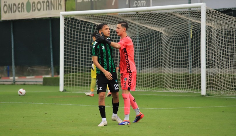 Kocaelispor - Mustafakemalpaşa U-19 maçının penaltı heyecanı Foto Galeri - Resim: 12