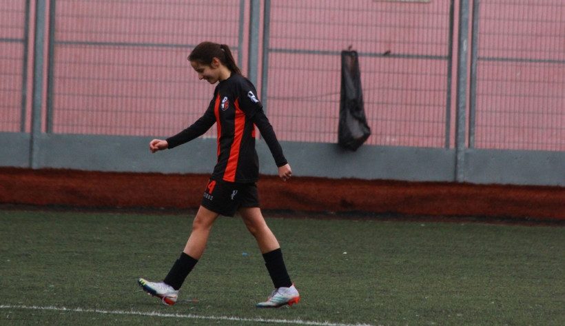 Gölcükspor - Derince Yavuzspor kadın futbol maçının fotoğrafları - Resim: 7