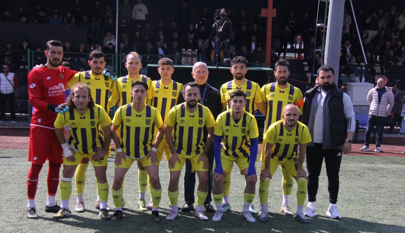 Karamürselspor - Çayırovaspor maçının fotoğrafları - Resim: 12