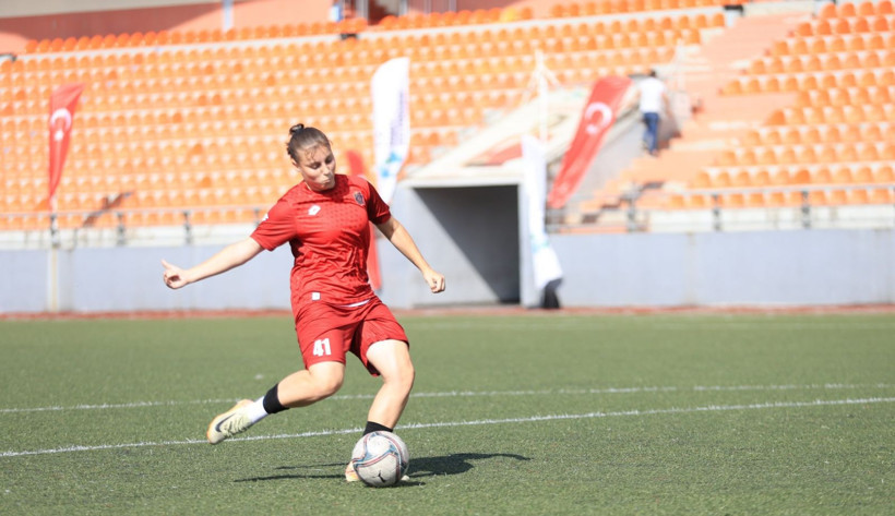 Kocaeli Kadın Futbol Kulübü – Arapçeşme maçı fotoğraf galerisi - Resim: 12