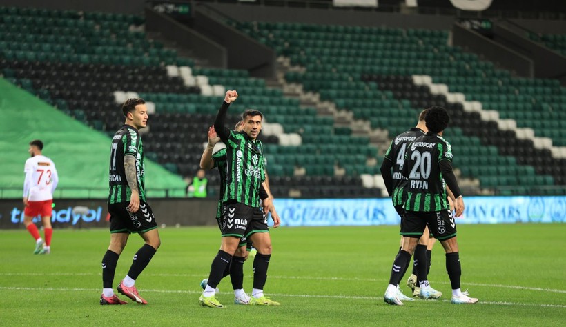 Kocaelispor - Yeni Malatyaspor 1-7 FOTO GALERİ - Resim: 44