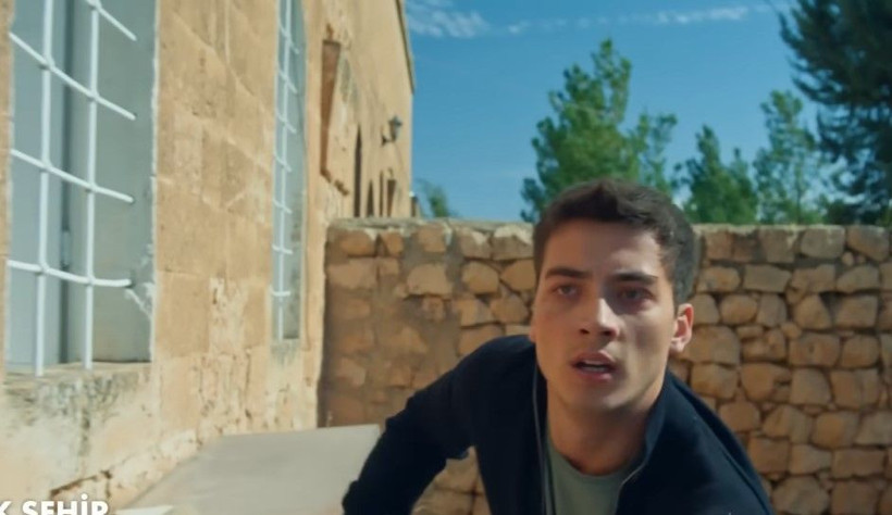 37 Bölüm Fragmanı Uzak Şehir Sadakat Alya İçin Kurşunların Önüne Atladı! Uzak Şehir Kaya Ölecek Mi? - Resim: 3