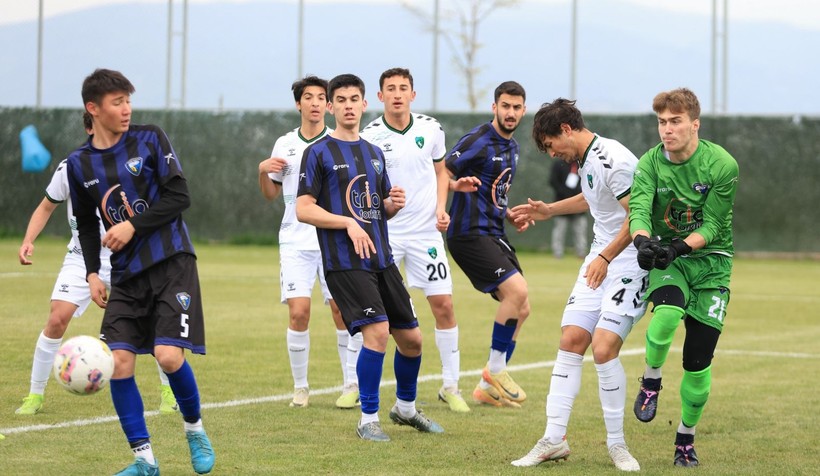 Kocaelispor - Karacabey Belediyespor U-19 maçının fotoğrafları - Resim: 24