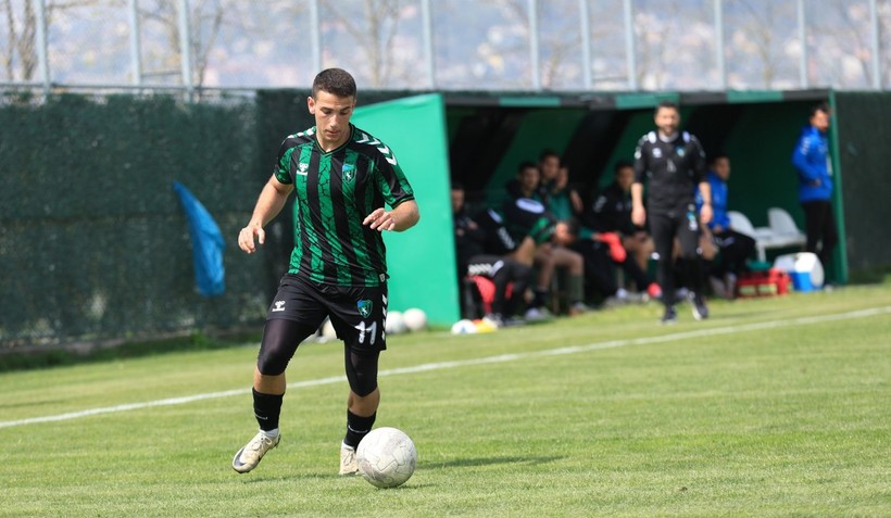 Kocaelispor - Mustafakemalpaşaspor maçının fotoğrafları - Resim: 34