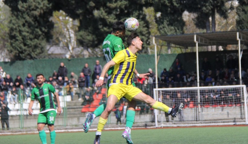 Karamürselspor - Çayırovaspor maçının fotoğrafları - Resim: 45