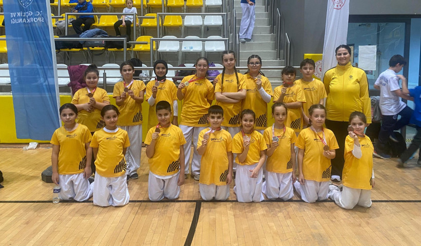 Başiskeleli genç karateciler tulum çıkardı! - Resim : 1