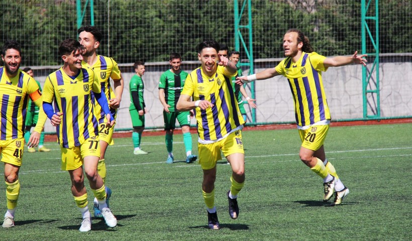 Karamürselspor - Çayırovaspor maçının fotoğrafları - Resim: 26