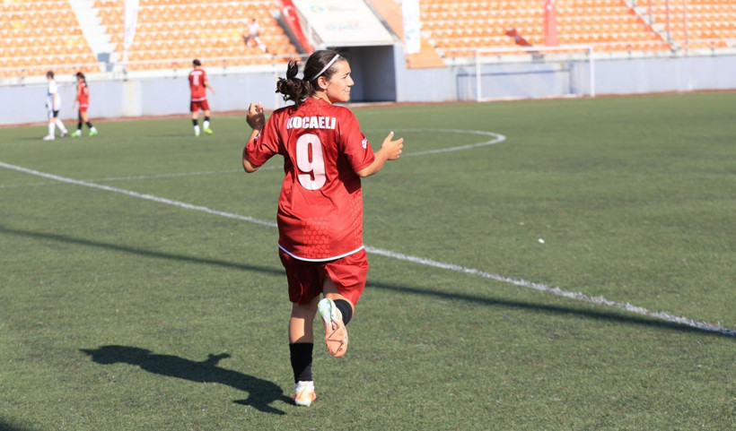 Kocaeli Kadın Futbol Kulübü – Arapçeşme maçı fotoğraf galerisi - Resim: 60