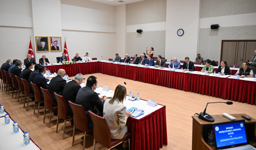 Vali İlhami Aktaş a&ccedil;ıkladı; Kocaeli'de su&ccedil;a b&uuml;y&uuml;k darbe; Y&uuml;zlerce kişi yakalandı! - Resim : 1