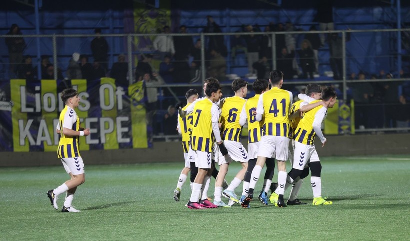 Arslanbey Gençlerbirliği - İzmit Yahya Kaptan U-16 final maçının foto galerisi - Resim: 37
