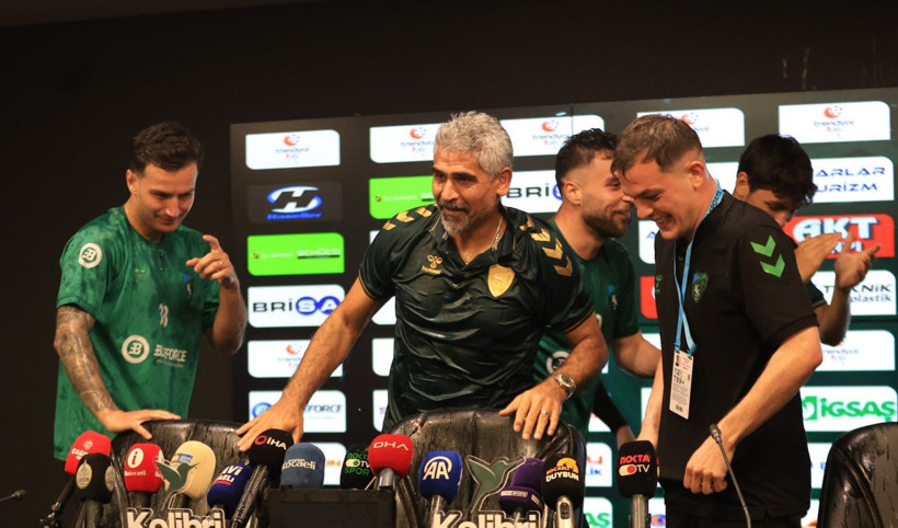 İsmet Taşdemir’den unutamayacağı basın toplantısı! Nasıl ıslandı belli değil! - Resim: 50