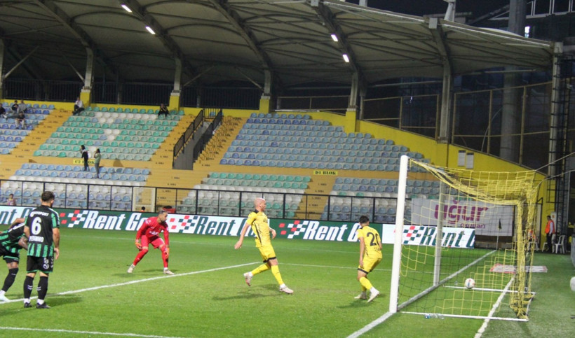 İstanbulspor - Kocaelispor: 0-3 "Foto Galeri - Ali Köksal" - Resim: 182