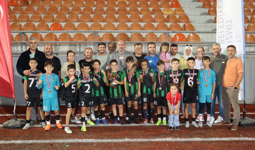 30 Ağustos Zafer Kupası Başiskele Yıldızspor’un “2-0” - Resim : 4