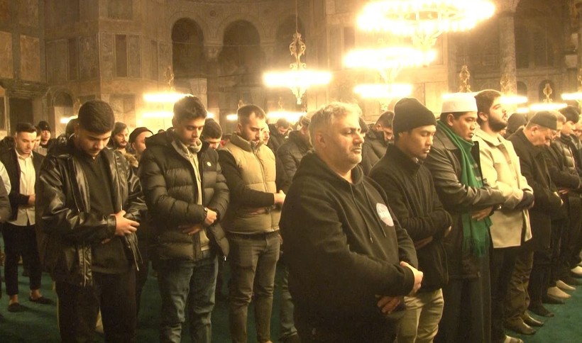 Ayasofya-i Kebir Cami-i Şerifi'nde Miraç Kandili idrak edildi - Resim : 1