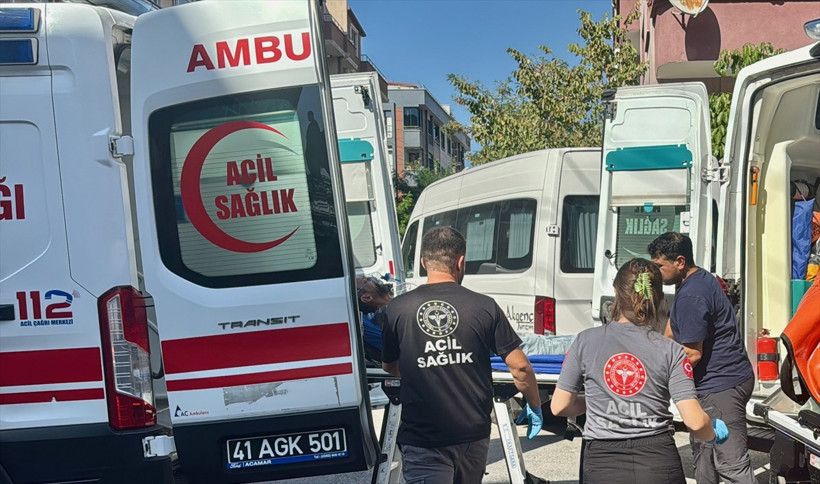Apartmanda çıkan yangında 1 kişi dumandan etkilendi - Resim : 1