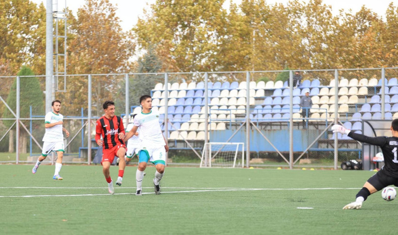 Gölcükspor U-19, 4’te 4’ü 90’da kaçırdı! “1-1” - Resim : 4