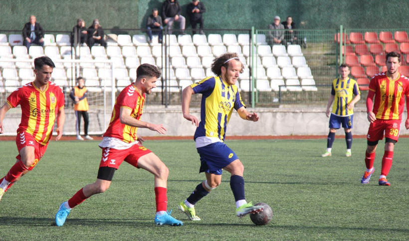 Karamürselspor'un Karasu’yu farklı devirdiği maçın fotoğrafları - Resim: 58
