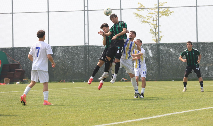 Kocaelispor - Belediye Derincespor U-19 maçının fotoğrafları - Resim: 65