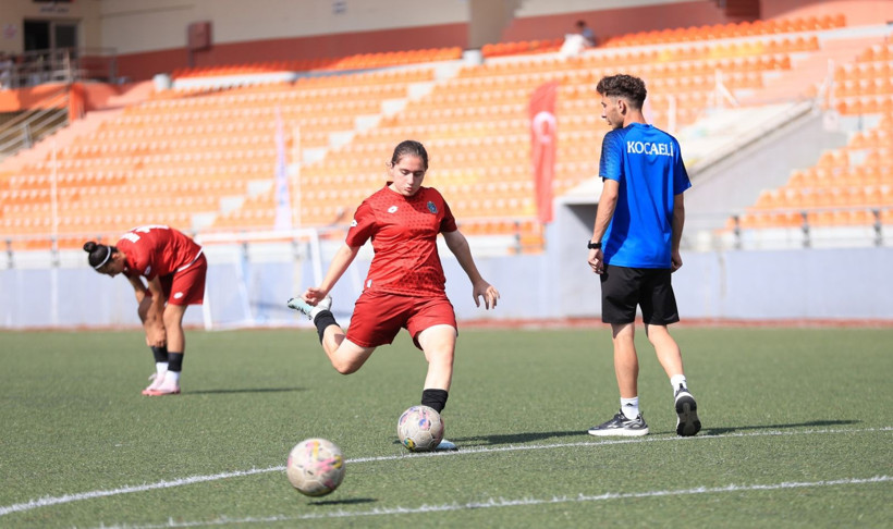Kocaeli Kadın Futbol Kulübü – Arapçeşme maçı fotoğraf galerisi - Resim: 8